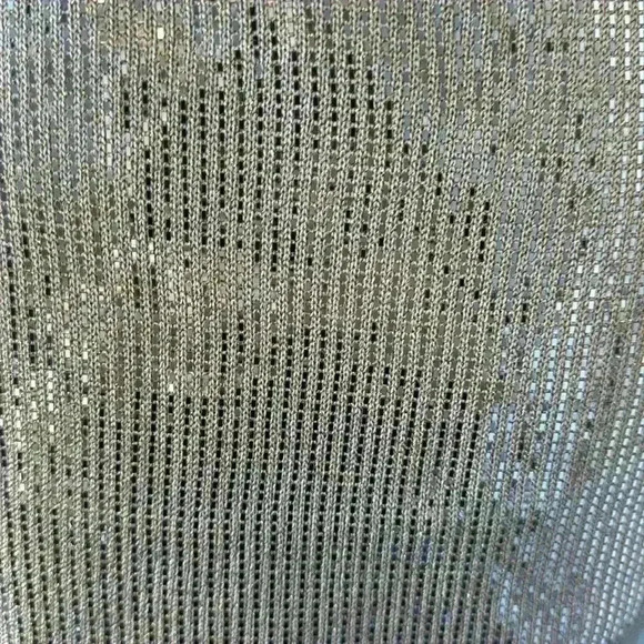 St. John gold  sequence tank top size 6 - Picture 5 of 6